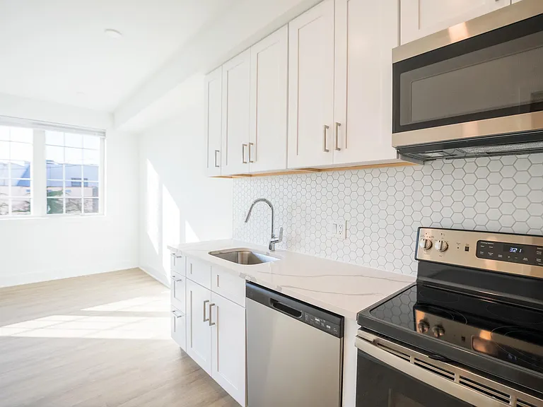 1324 Frankford Ave — Photo 43