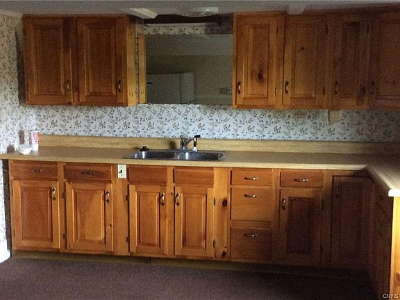 2nd image of 107 E Main St