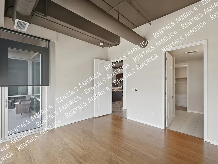 1 E Lexington Ave #905 — Photo 19