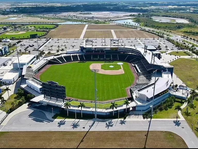 Close to Atlanta Braves Spring Training Stadium