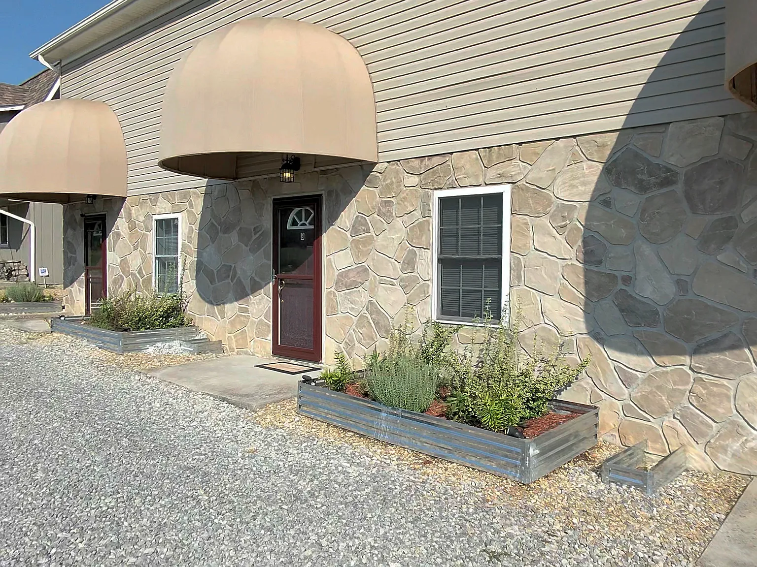 1 bed, 1100 sqft, $1,200 — Photo 1