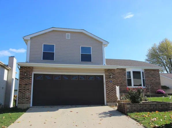 9 Warwick Ct, Streamwood, IL 60107