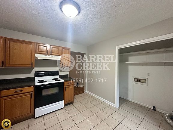 5th image of 308 Bond St #1/2