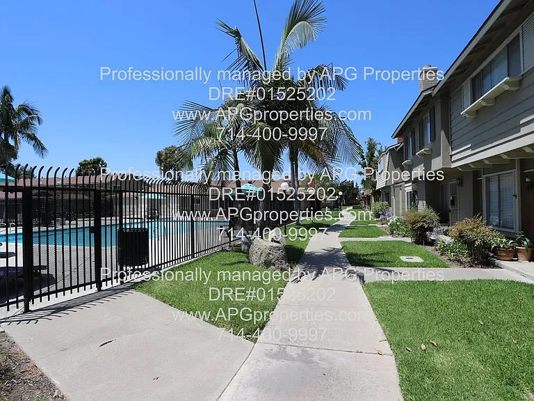 11959 Buckingham Cir — Photo 24