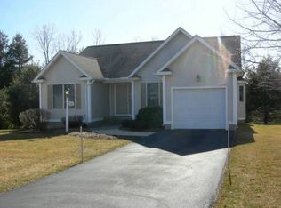 33 Windsor Walk, Ellington, CT 06029