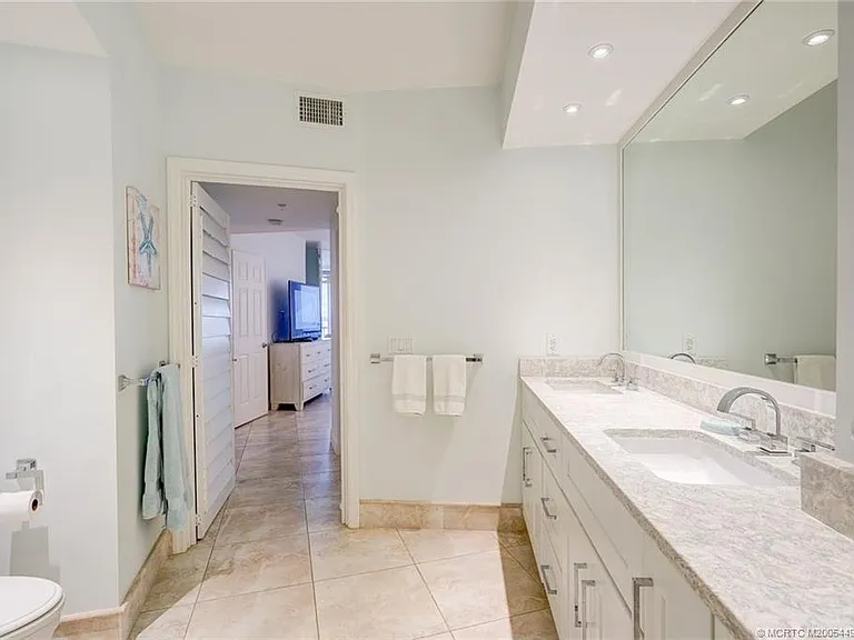 5750 NE Island Cove Way #3302 — Photo 16