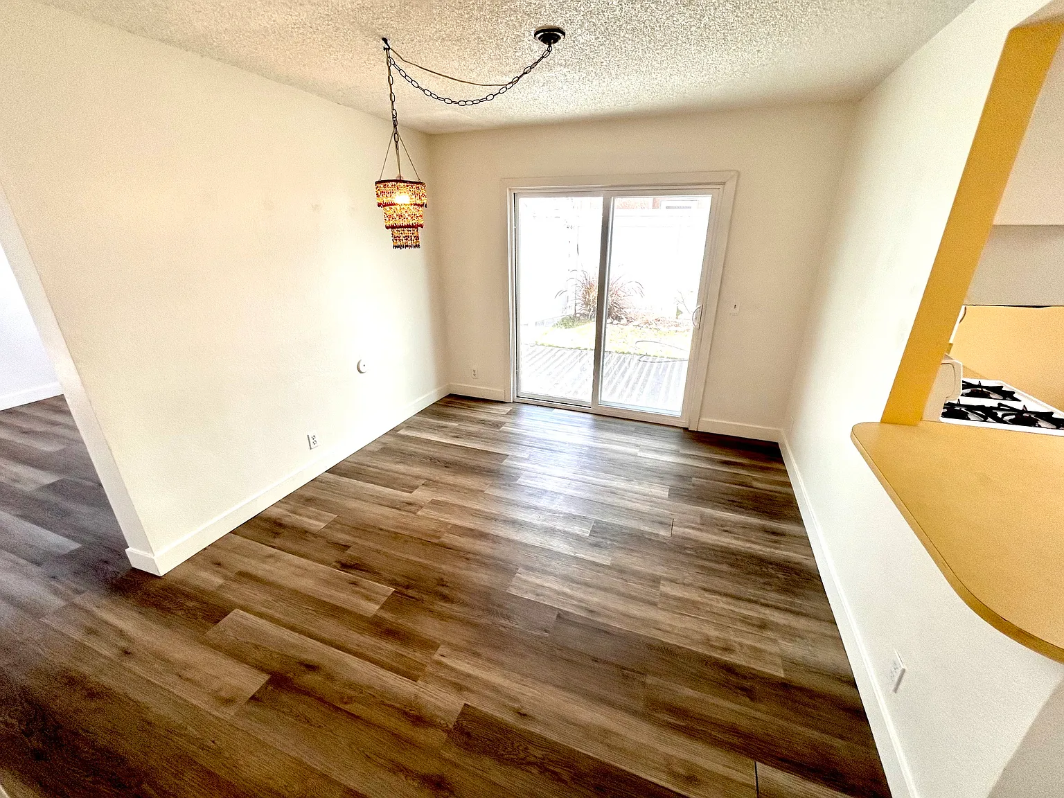 4 bed, 3.5 bath, 4016 sqft, $5,400 — Photo 4