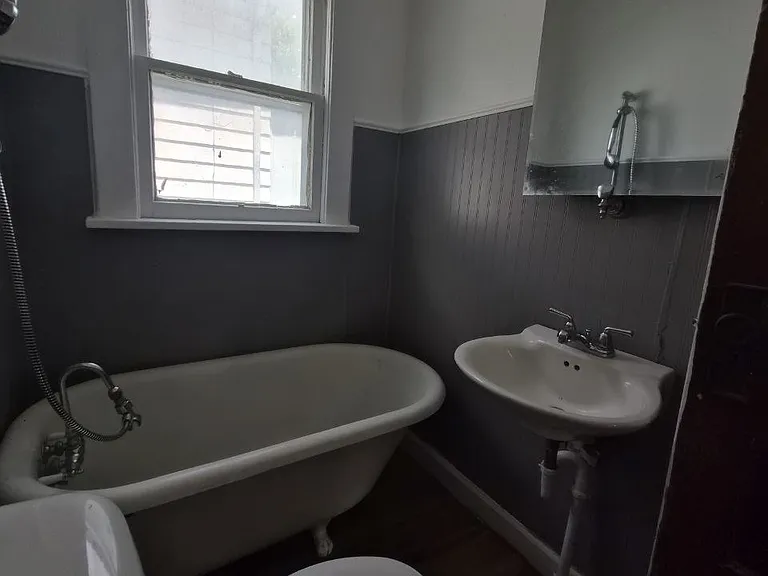 130 Rhey St — Photo 8