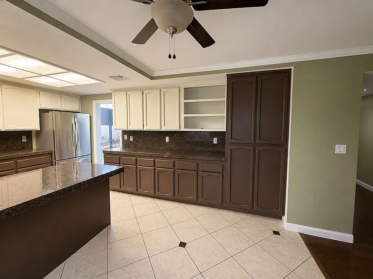 742 Rambleton Dr — Photo 9