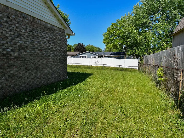 7826 Five Points Rd — Photo 40