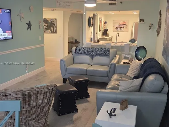 5163 N Highway A1a APT 118, Hutchinson Island, FL 34949