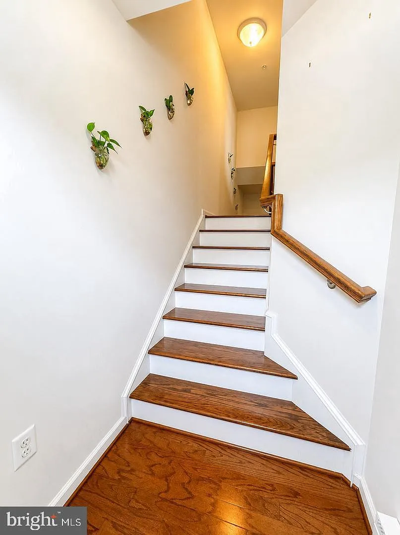 3 bed, 3.5 bath, 2990 sqft, $3,450 — Photo 4
