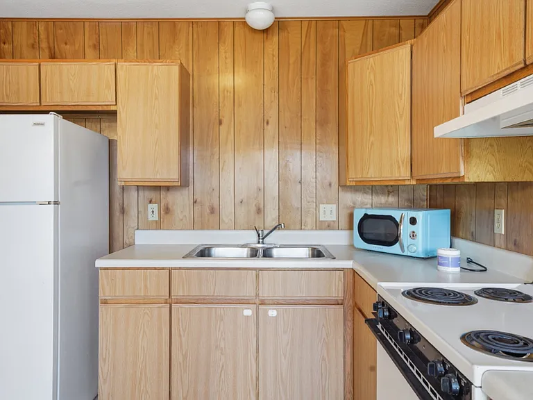 1407 Ford St #8 — Photo 9
