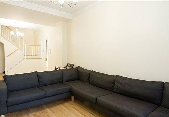 4th image of 162 W 54th St APT 6F