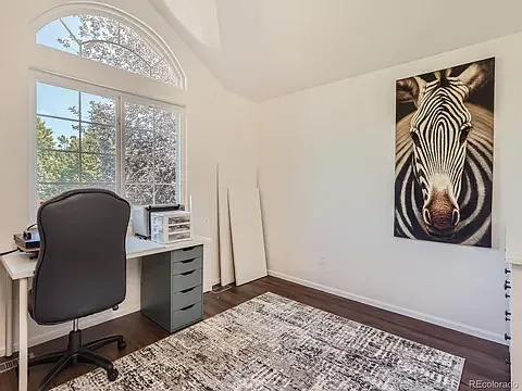 Upstairs officr