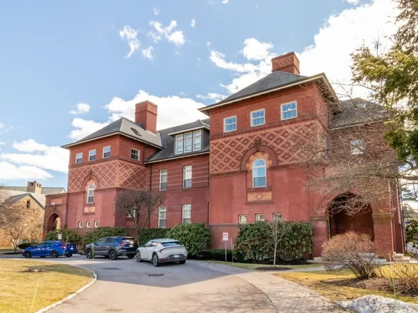 72 Lincoln St APT 13, Newton, MA 02461