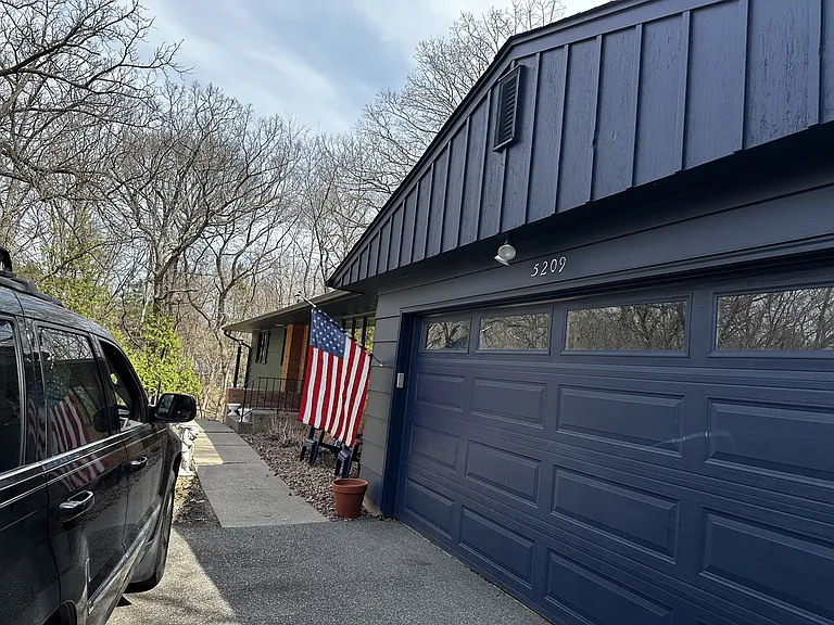 5209 Lee Way — Photo 3