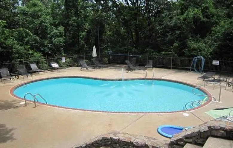 301 Kings Row Dr #606