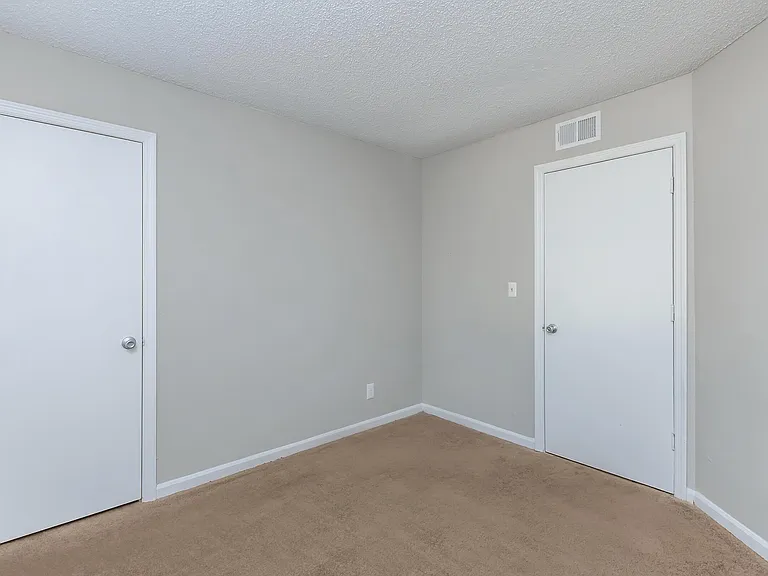 Summerlake Apartments — Photo 46