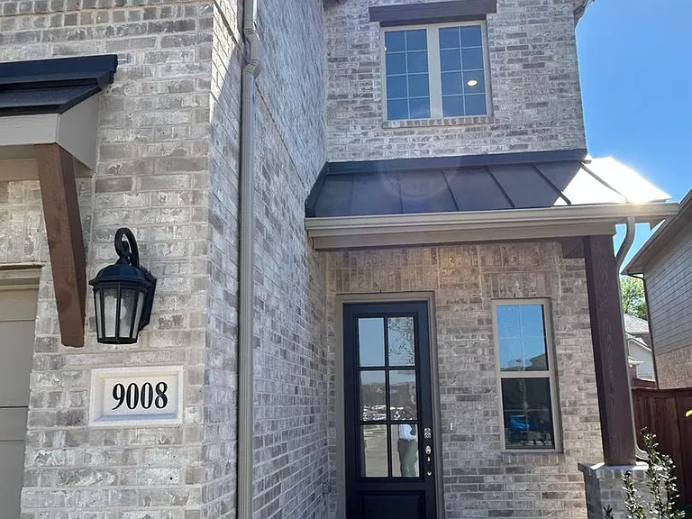 9008 Guadalupe St — Photo 35