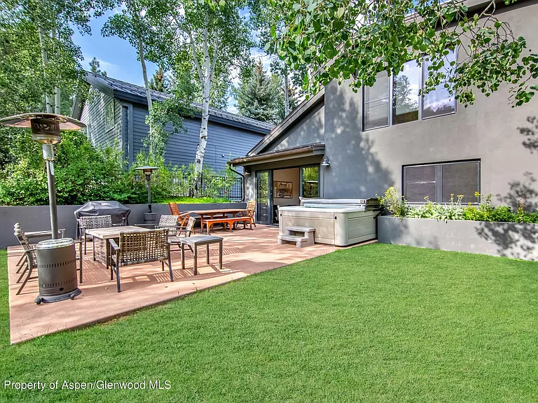 432 Fairway Dr — Photo 8