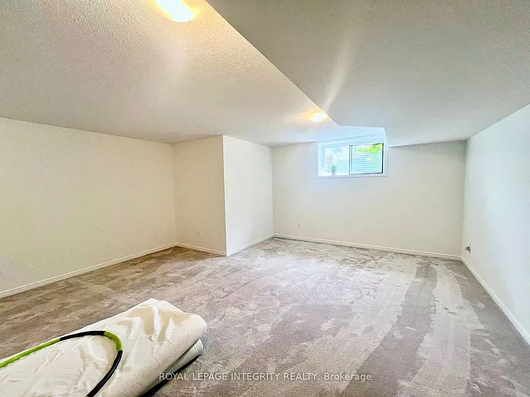 874 Paseana Pl — Photo 32