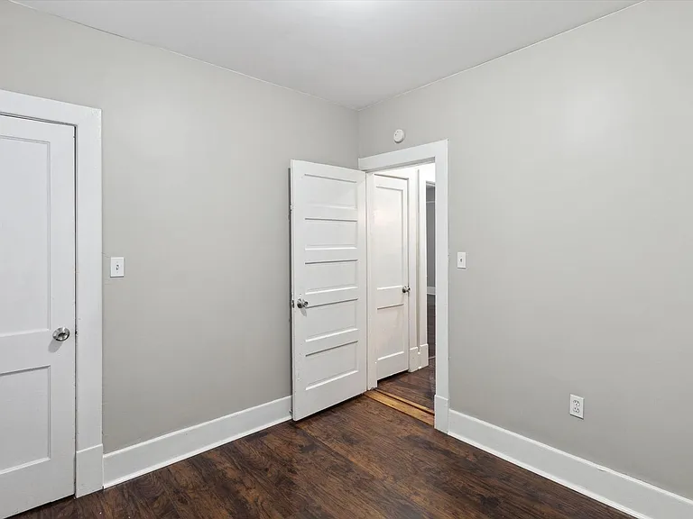 1013 E Seiler Ave — Photo 12