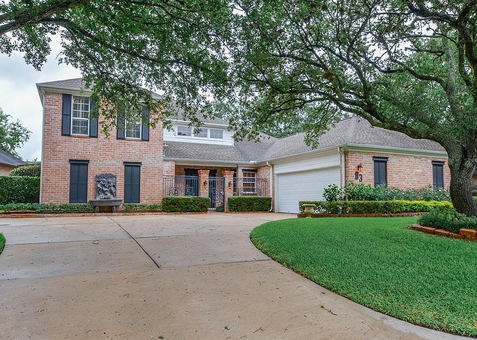 1st image of 63 Crestwood Cir