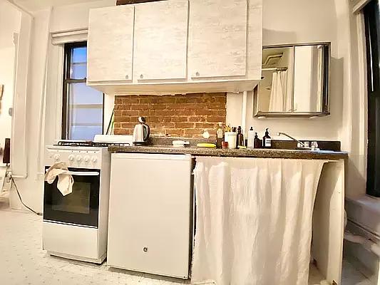 Rented by Keller Williams NYC | media 19