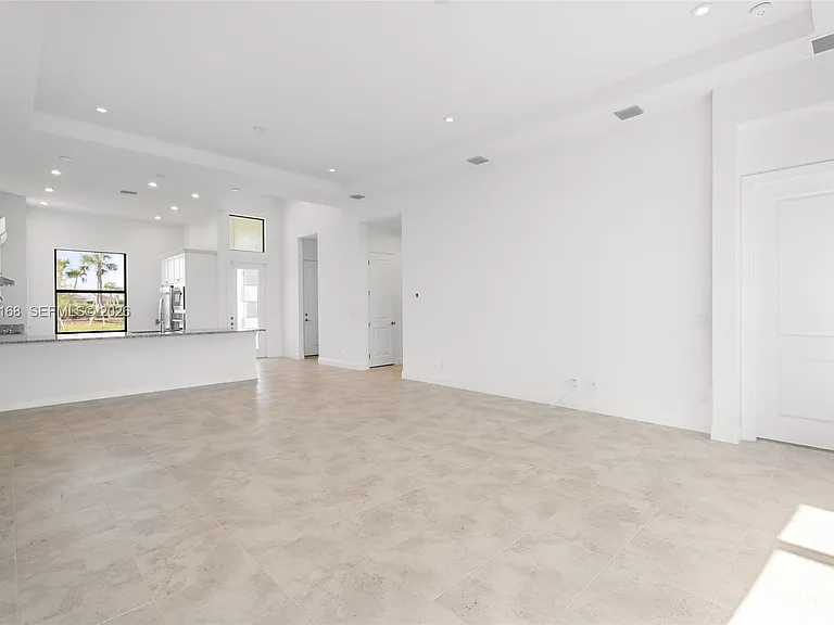 11267 SW Pietra Way — Photo 8