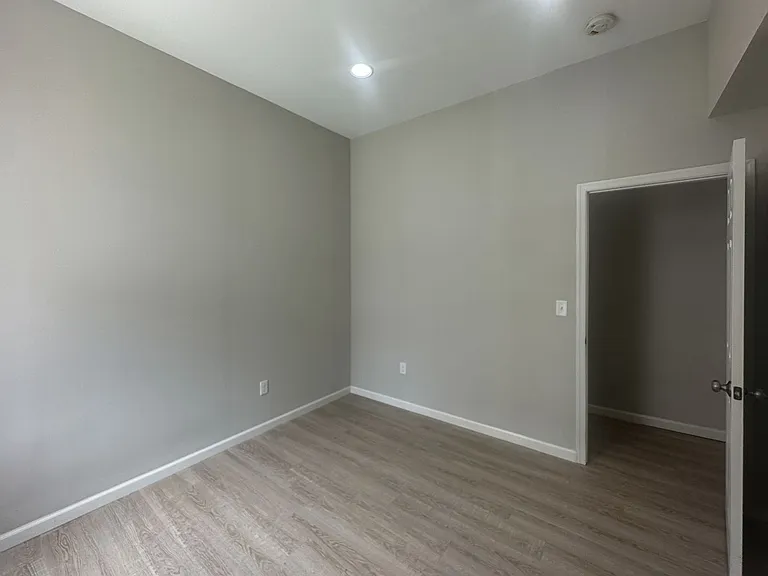 For Rent: Urban Luxury at 914 N. Charles St Your City Lifestyle Awaits! — Photo 23