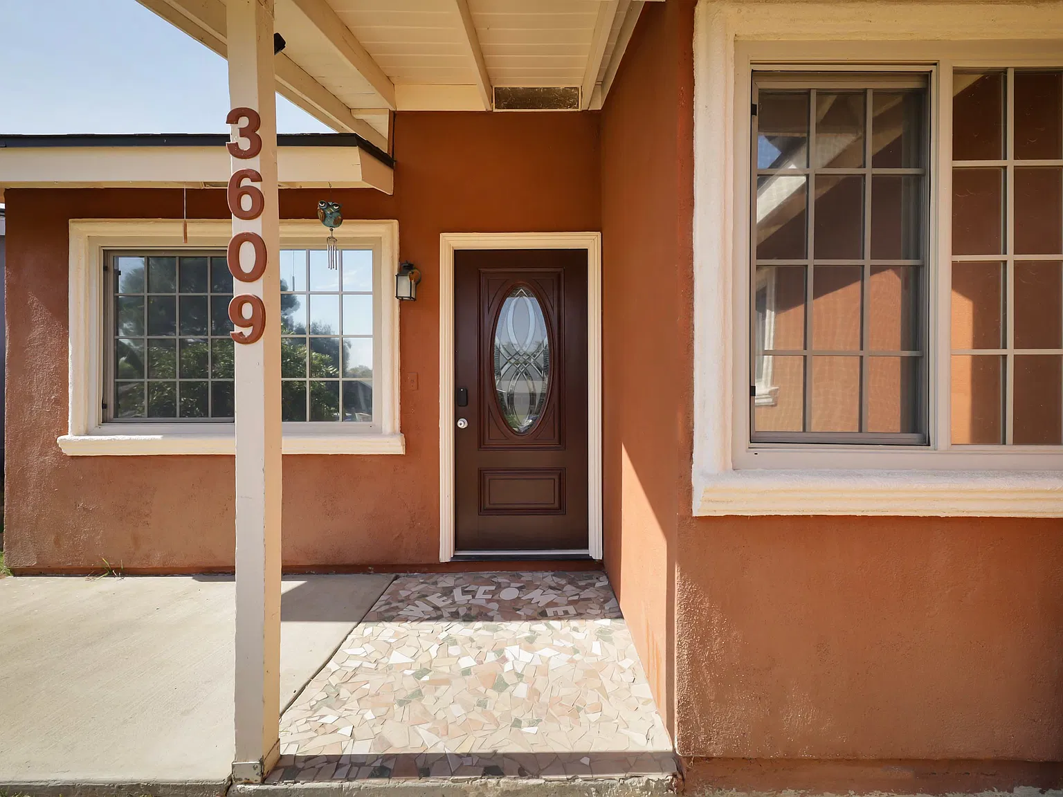 4 bed, 1306 sqft, $2,400 — Photo 2