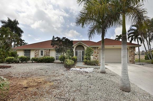 1st image of 901 S Flamingo Cir