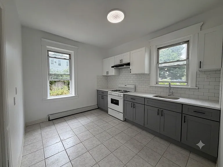 85 Arlington Ave #1 — Photo 3