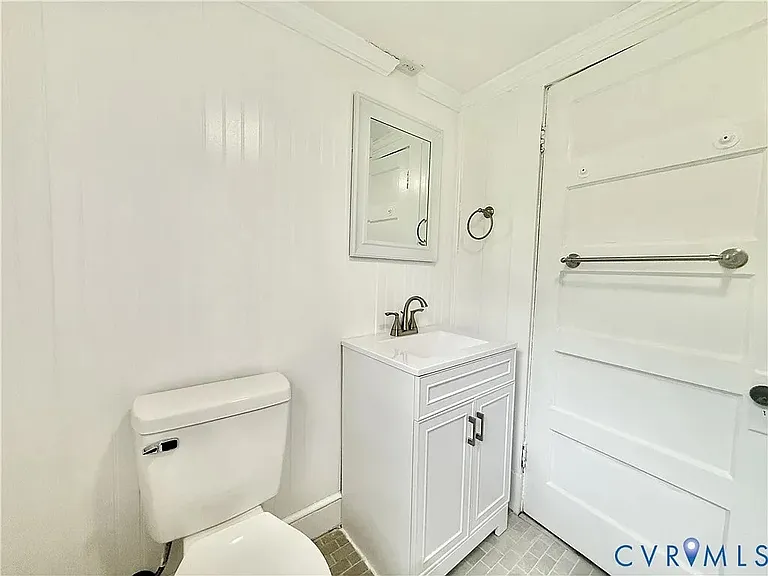419 Park Ave #B — Photo 10