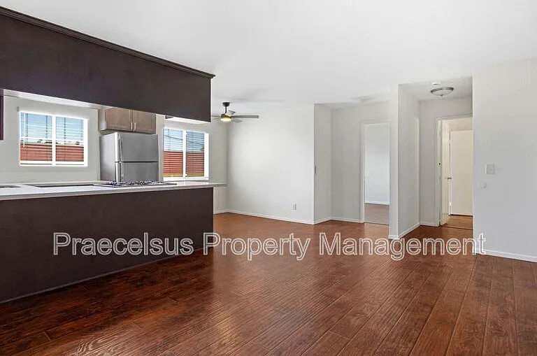 1070 Georgia St #M — Photo 4