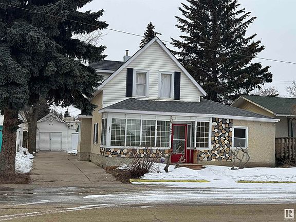 2nd image of 5037 51st Ave