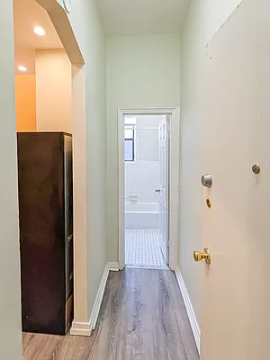 Rented by Space Real Estate | media 14