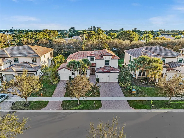 10630 SW 55th St — Photo 47