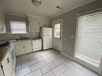 2 bed, 950 sqft, $1,275 — Photo 3