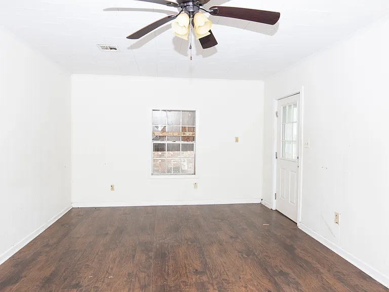 405 Johnston St — Photo 15