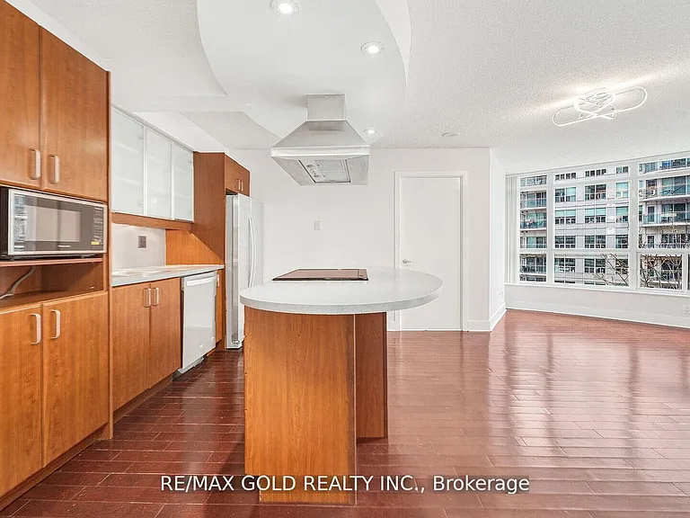 550 Queens Quay W #509 — Photo 16