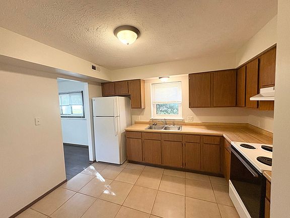 3rd image of 112 W Raab Rd #B