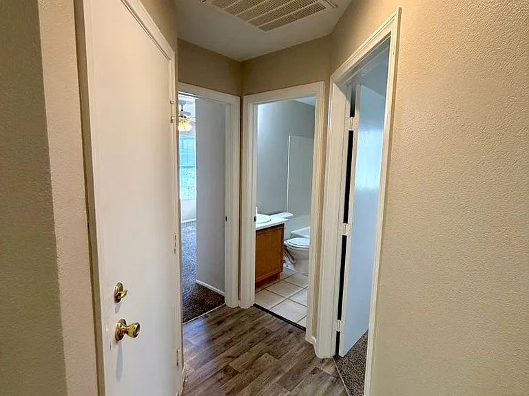 5712 Viberti Ct — Photo 24