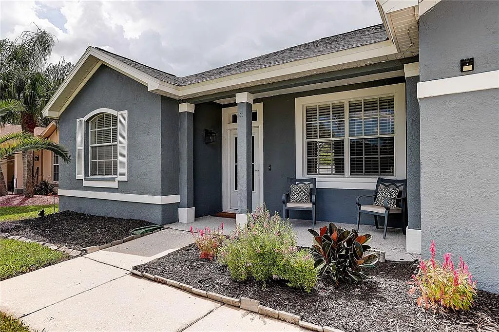 3 bed, 2.0 bath, 1808 sqft, $2,600 — Photo 2