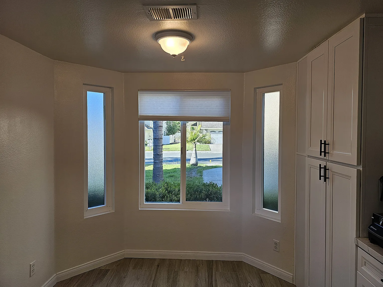 2 bed, 1168 sqft, $3,900 — Photo 2
