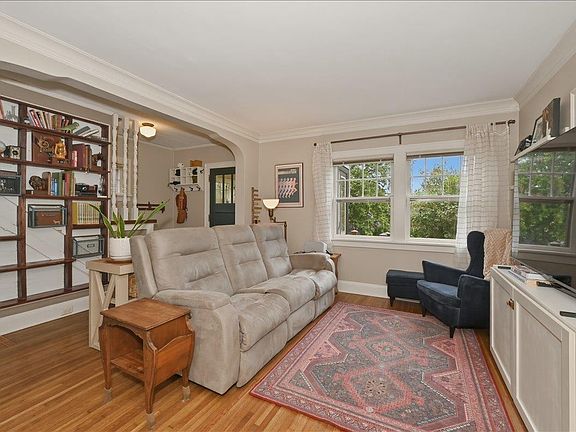 5th image of 3909 W 5th St