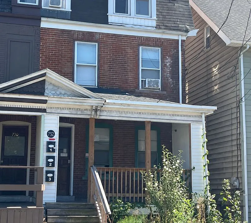 732 Broadway