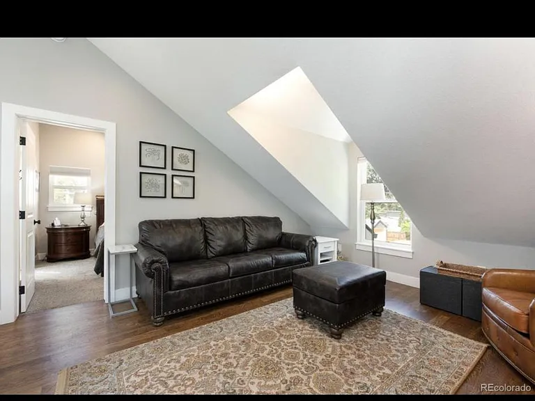 4327 1/2 N Wolff St — Photo 3