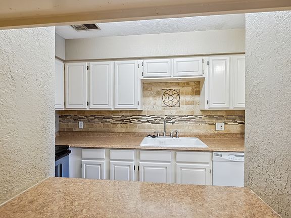 3rd image of 1608 Pecan Chase Cir APT 41